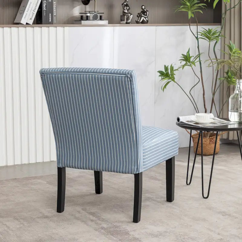chaise basse rembourrée