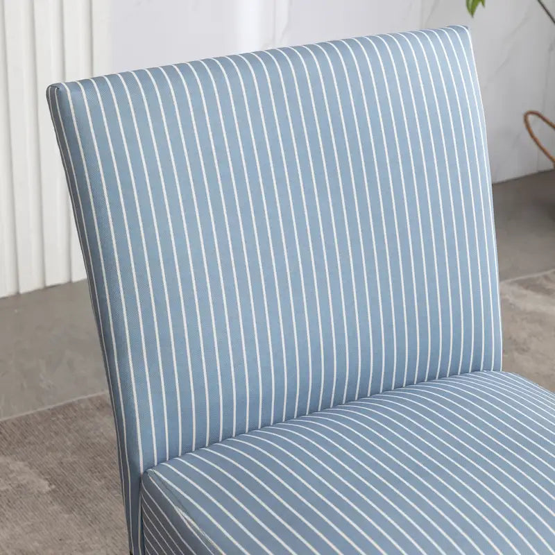 chaise basse rembourrée