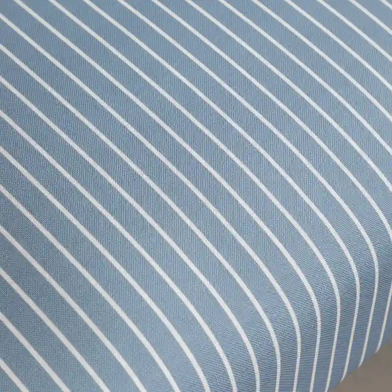 chaise basse rembourrée