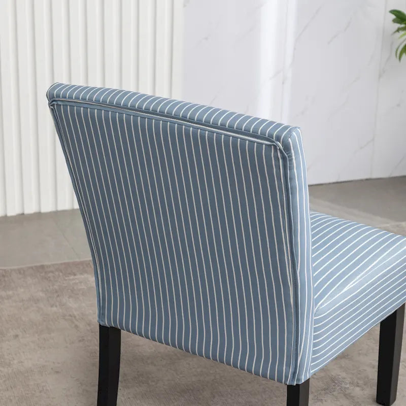 chaise basse rembourrée