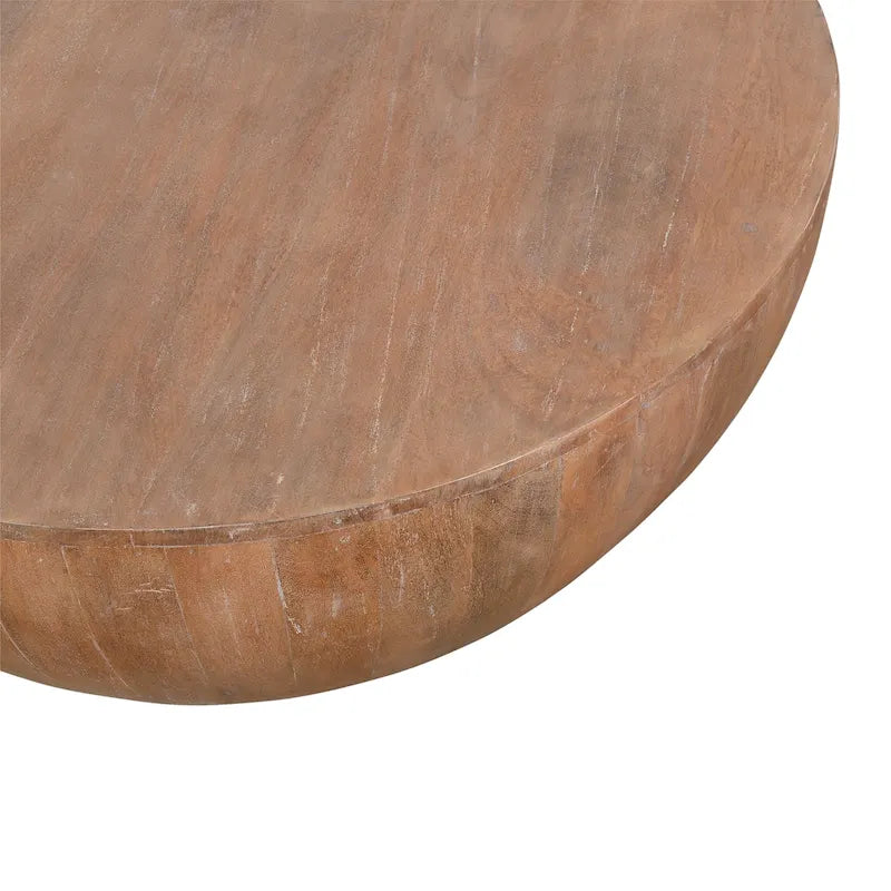 Table basse en bois, piètement en bois, finition marron vieilli
